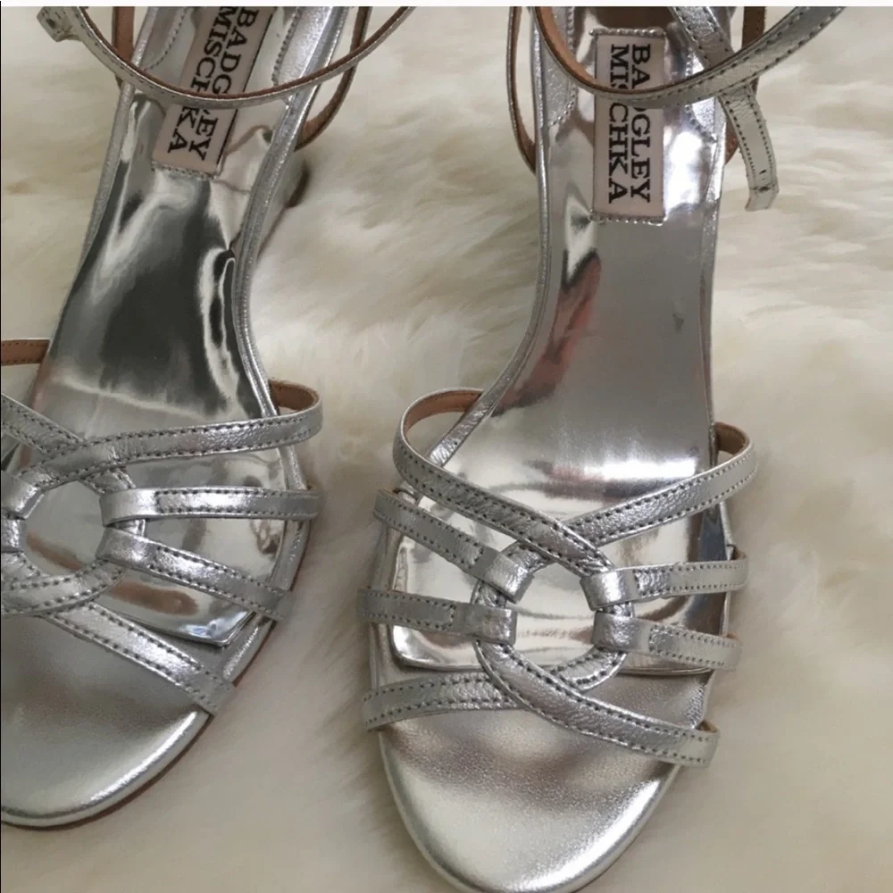 Badgley Mischka Hedy Wedges NWOT